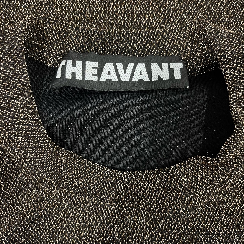 THEAVANT sparkly gold tee shirt!